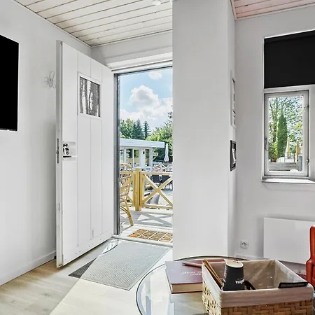 1 Bedroom Beautiful In 아파트 *